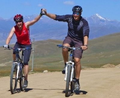 Jennifer Parsons Cycling on the  tour with redspokes